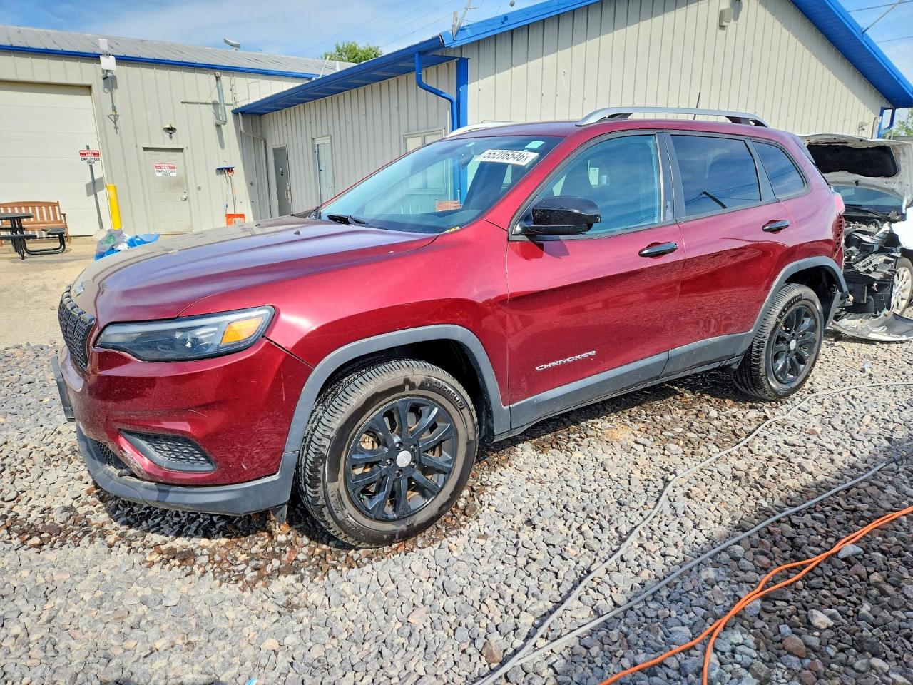 Salvage Jeep Cherokee Image