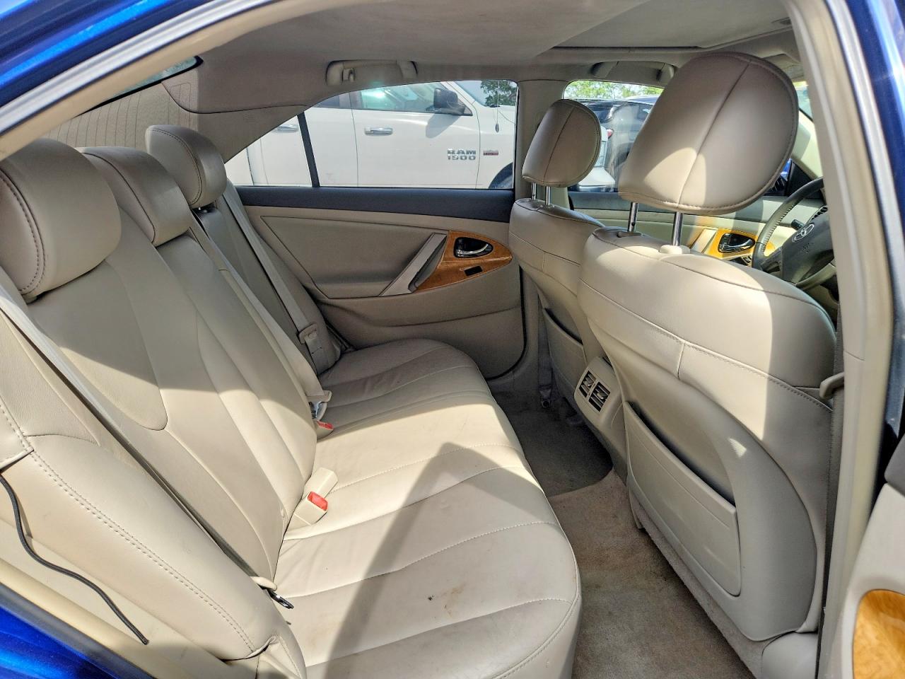 Toyota Camry Xle V6