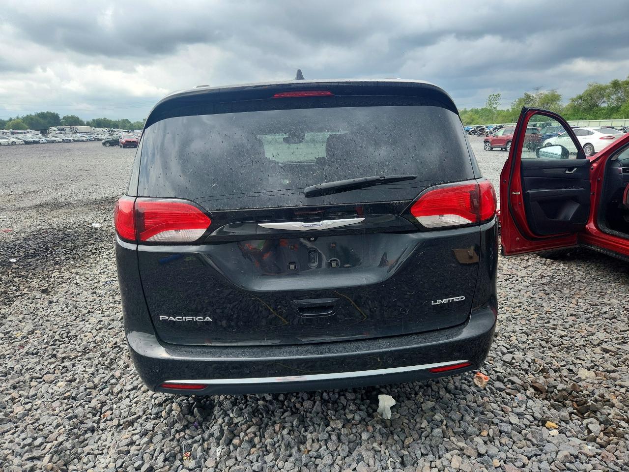 Chrysler Pacifica Limited