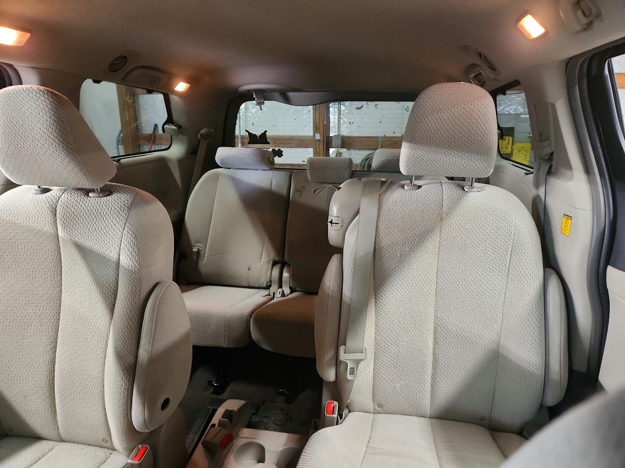 Toyota Sienna Le