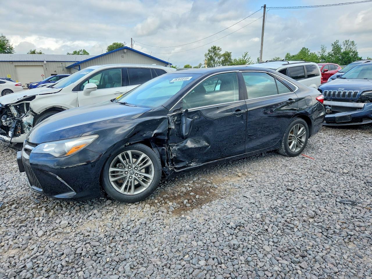 Salvage Toyota Camry Image