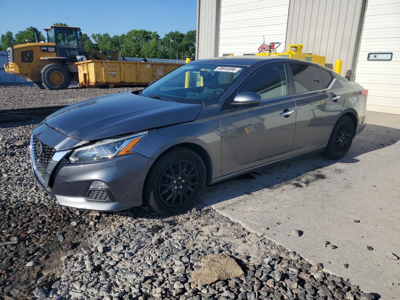 Salvage Nissan Altima Image