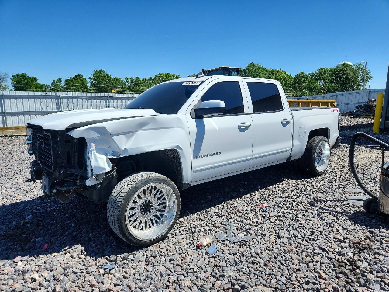 Salvage Chevrolet Silverado Image