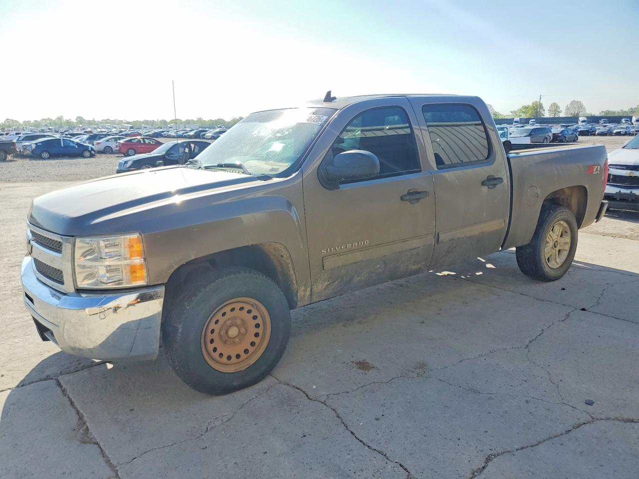 Salvage Chevrolet Silverado Image