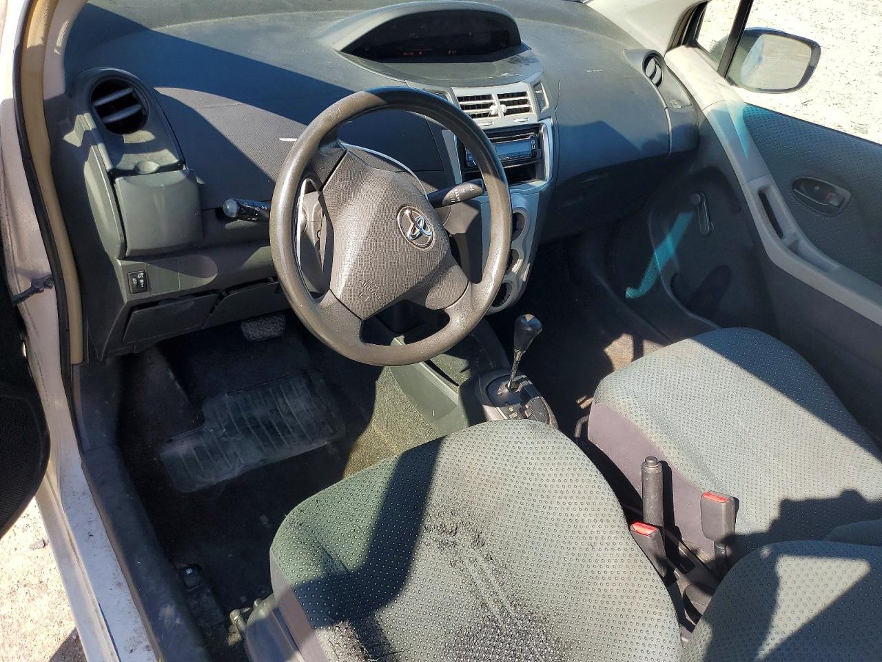 Toyota Yaris Base