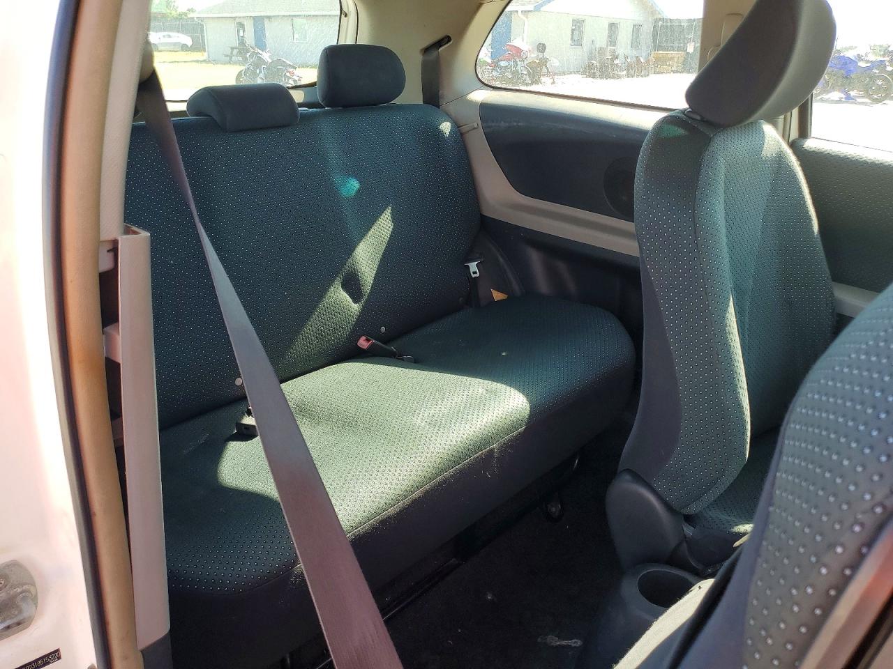 Toyota Yaris Base