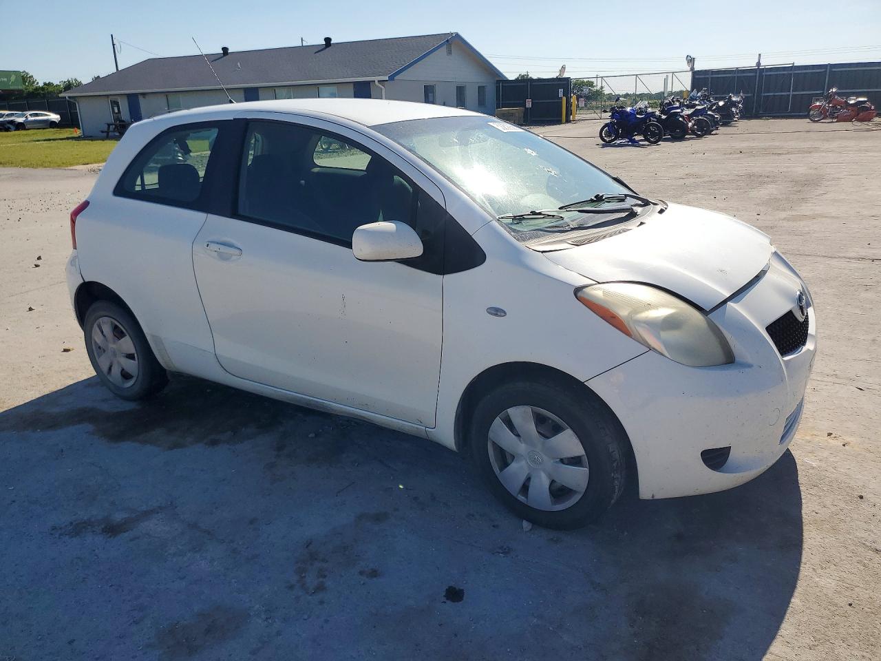 Toyota Yaris Base