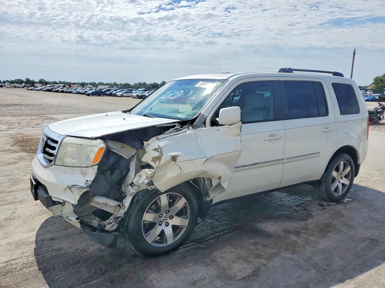 Salvage Honda Pilot Image