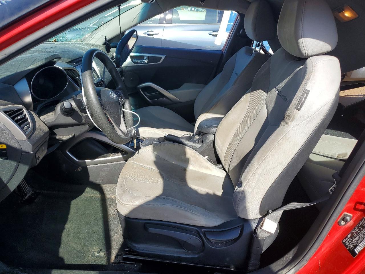 Hyundai VELOSTER Base