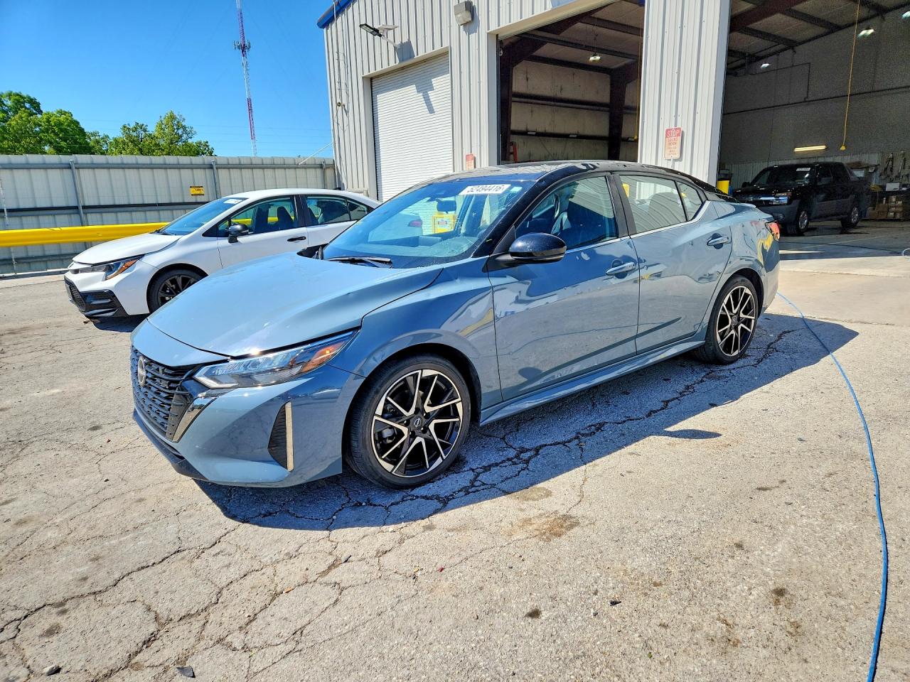 Salvage Nissan Sentra Image