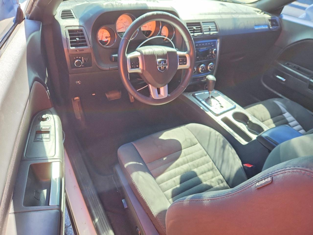 Dodge Challenger Sxt