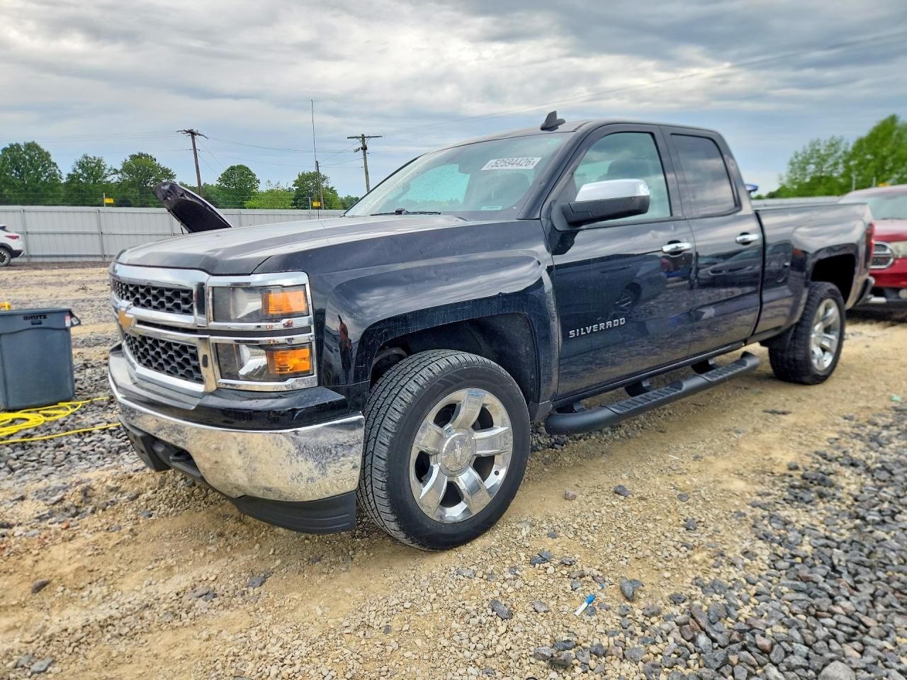 Salvage Chevrolet Silverado Image