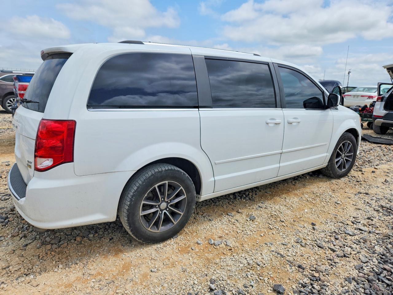 Dodge Caravan Sxt