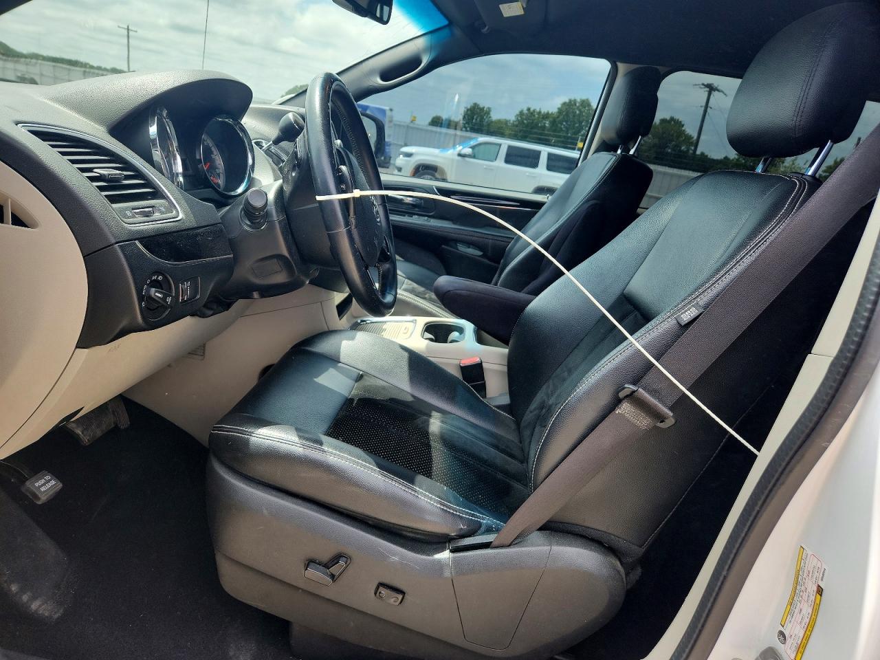 Dodge Caravan Sxt