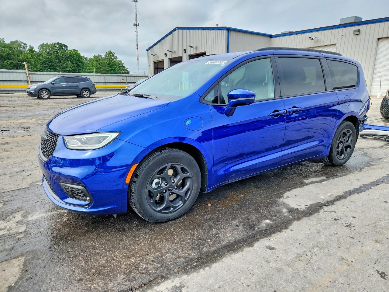 Salvage Chrysler Pacifica Image