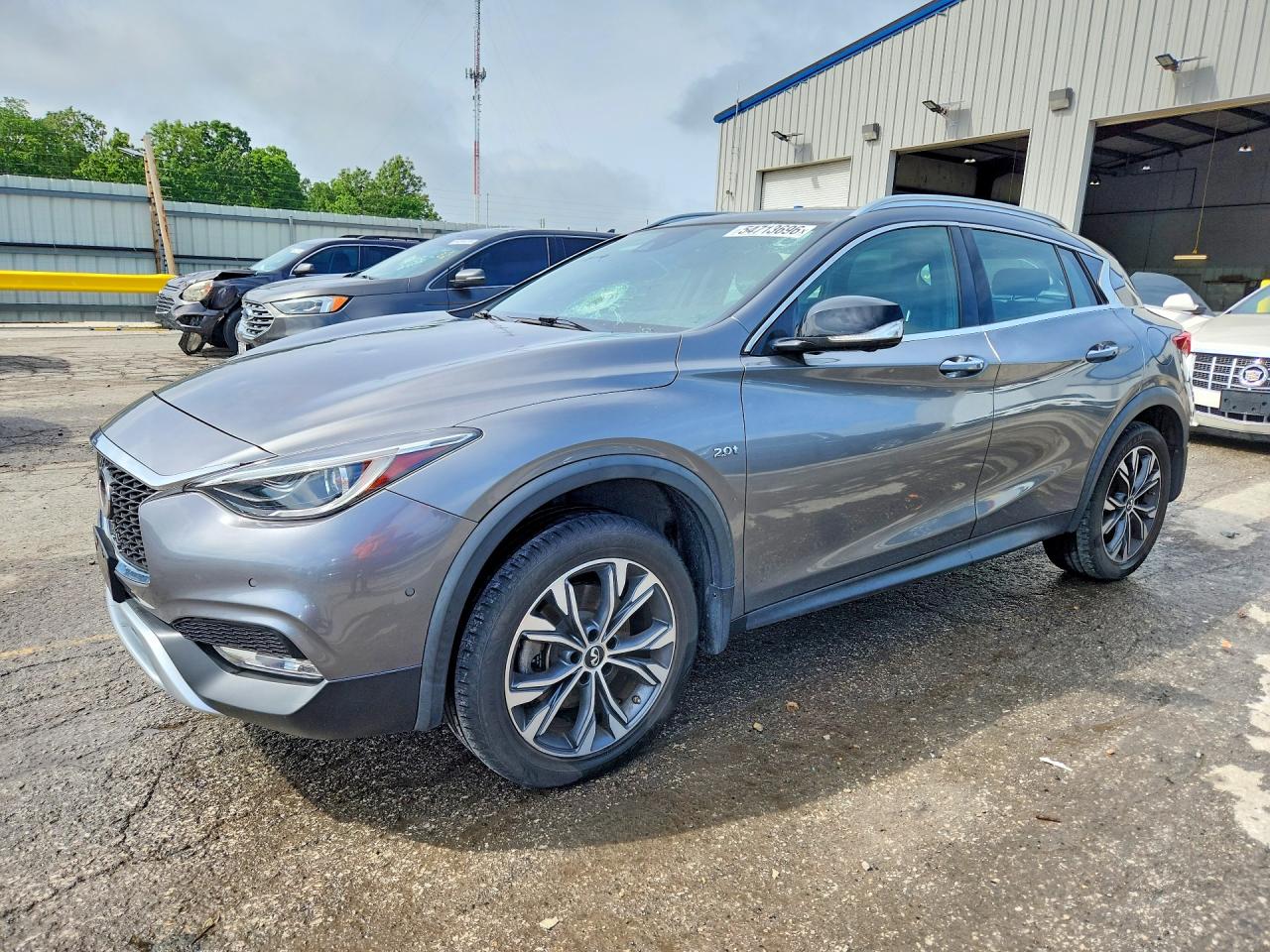 Salvage INFINITI Qx Image