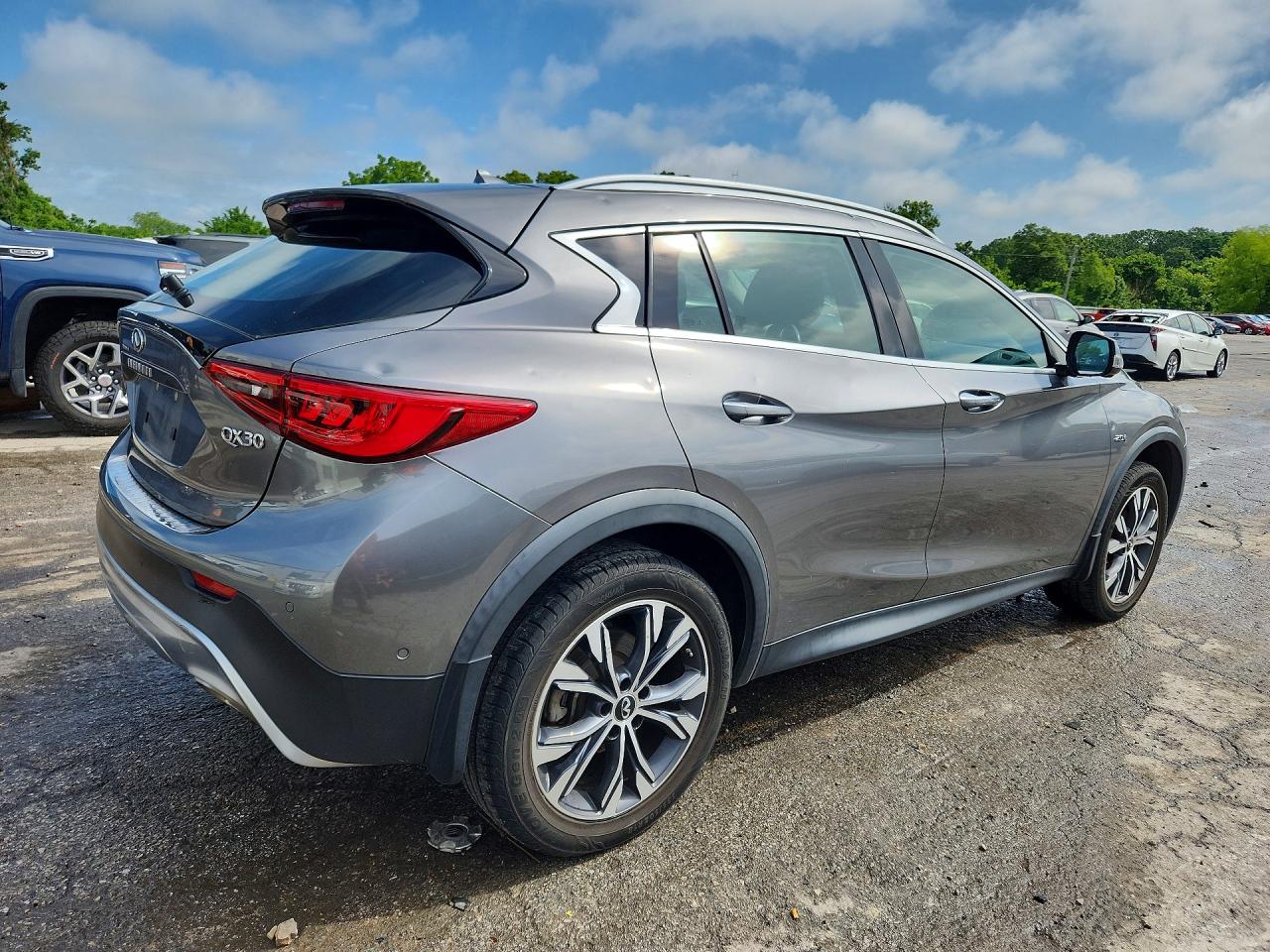 INFINITI Qx Premium