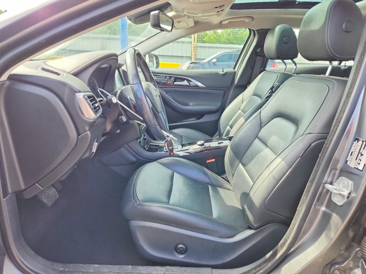 INFINITI Qx Premium