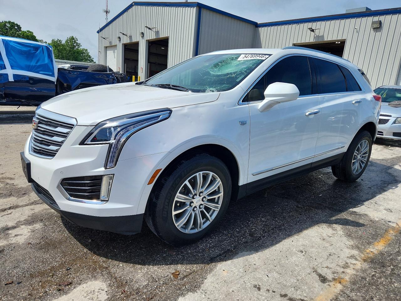 Salvage Cadillac XT5 Image