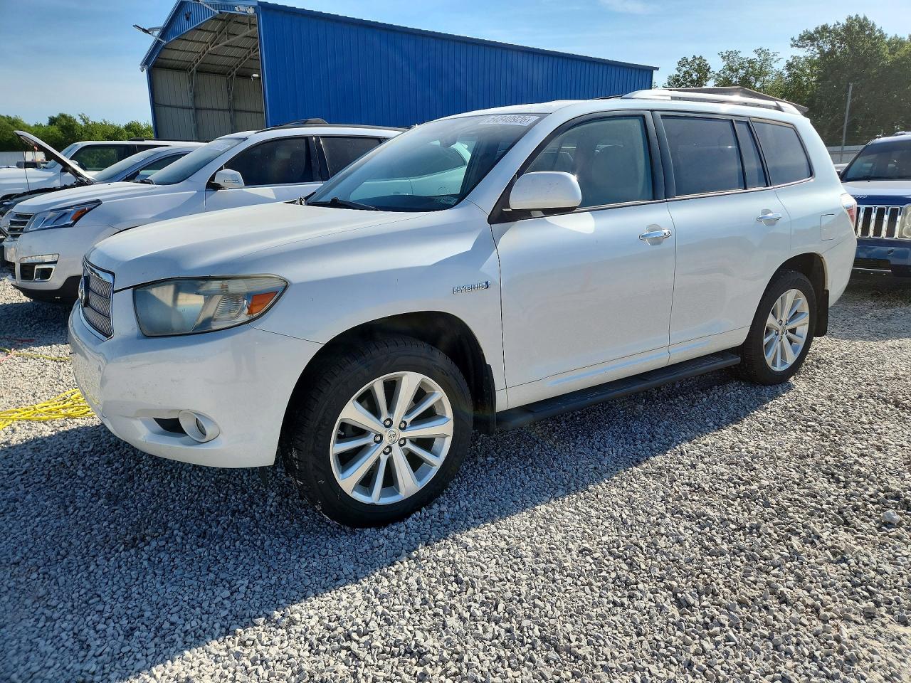 Salvage Toyota Highlander Image