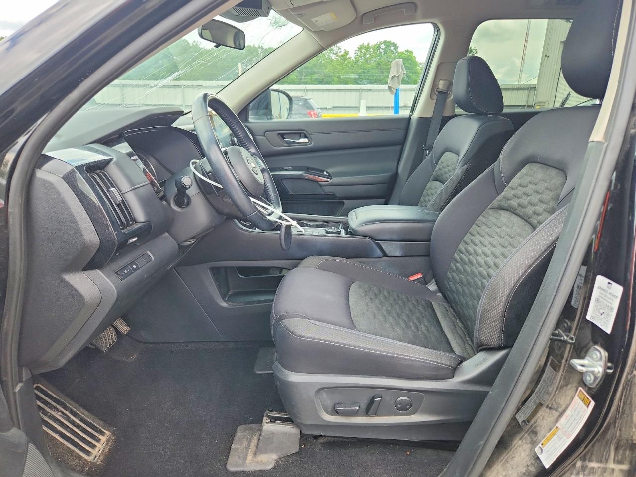 Nissan Pathfinder Sv