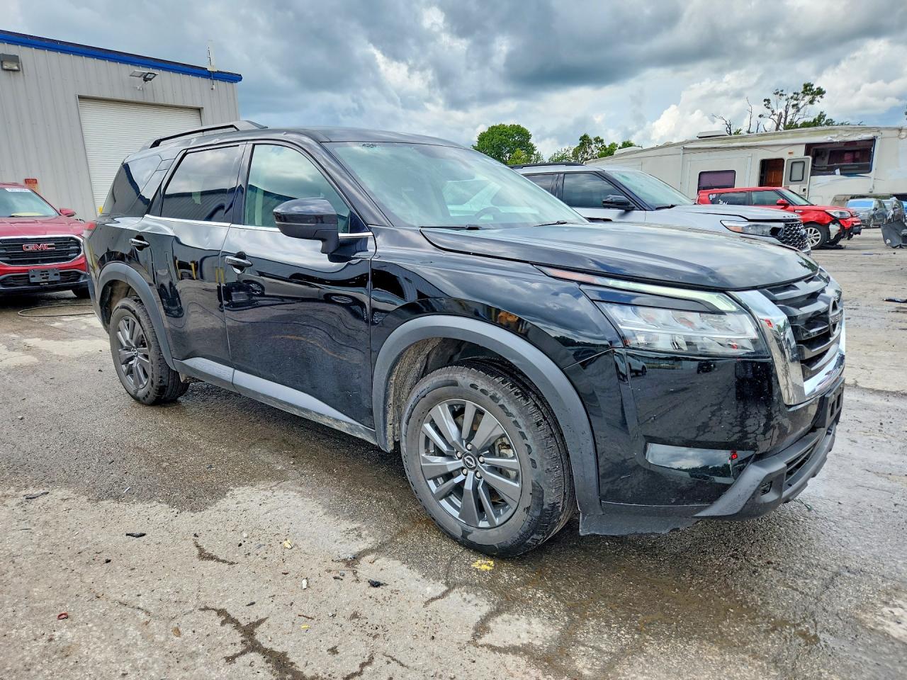Nissan Pathfinder Sv