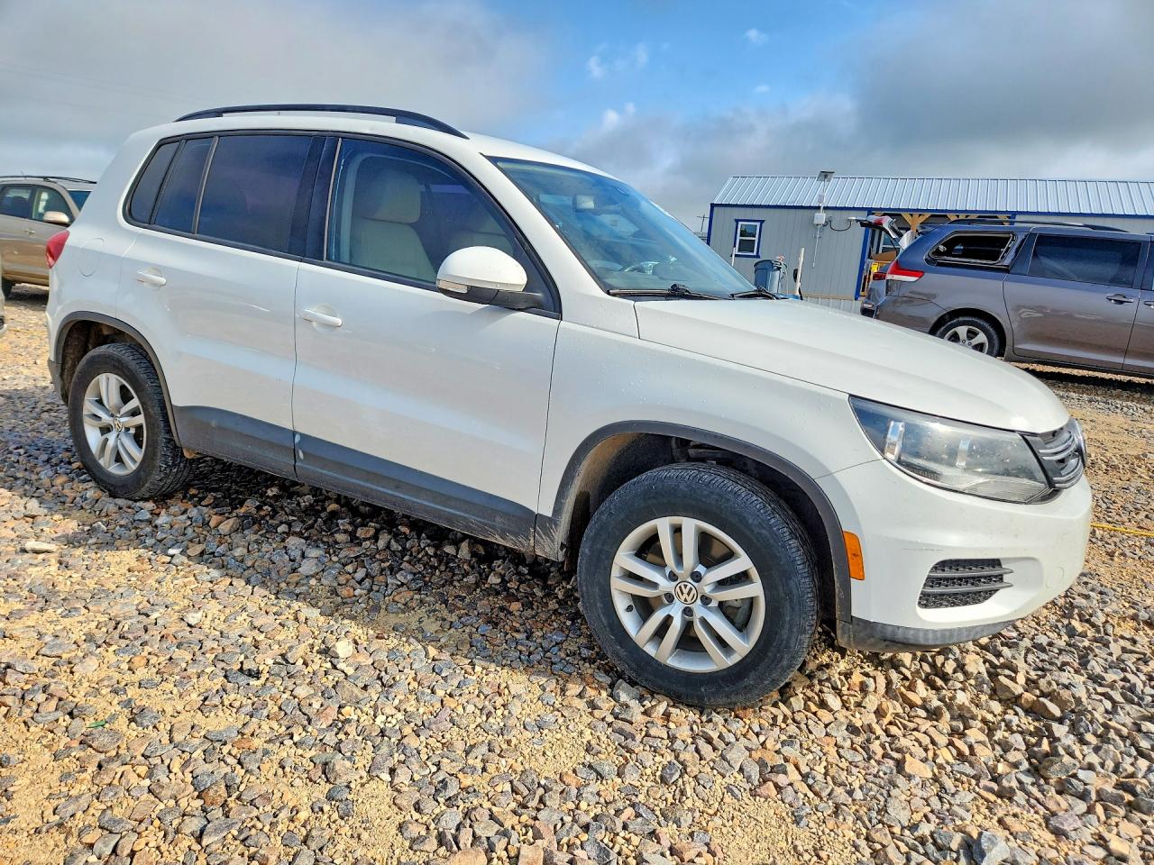 Volkswagen Tiguan S