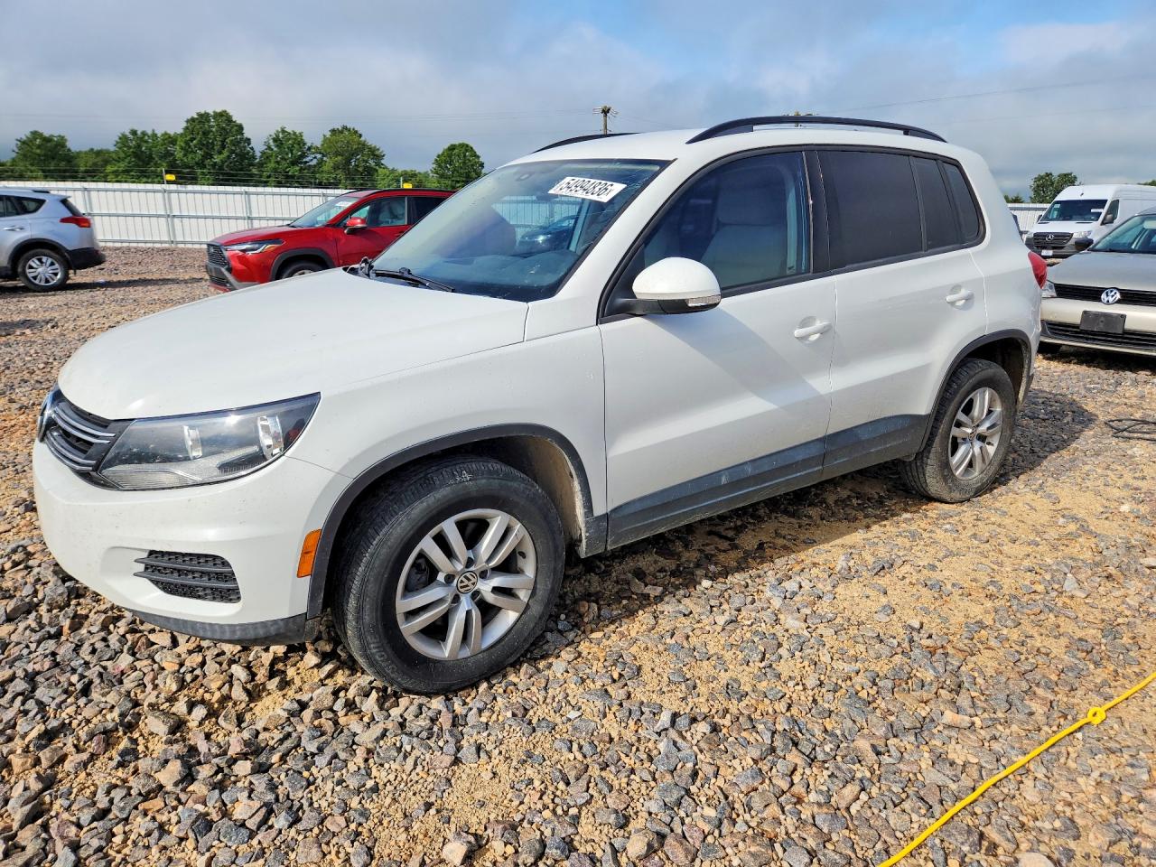 Salvage Volkswagen Tiguan Image
