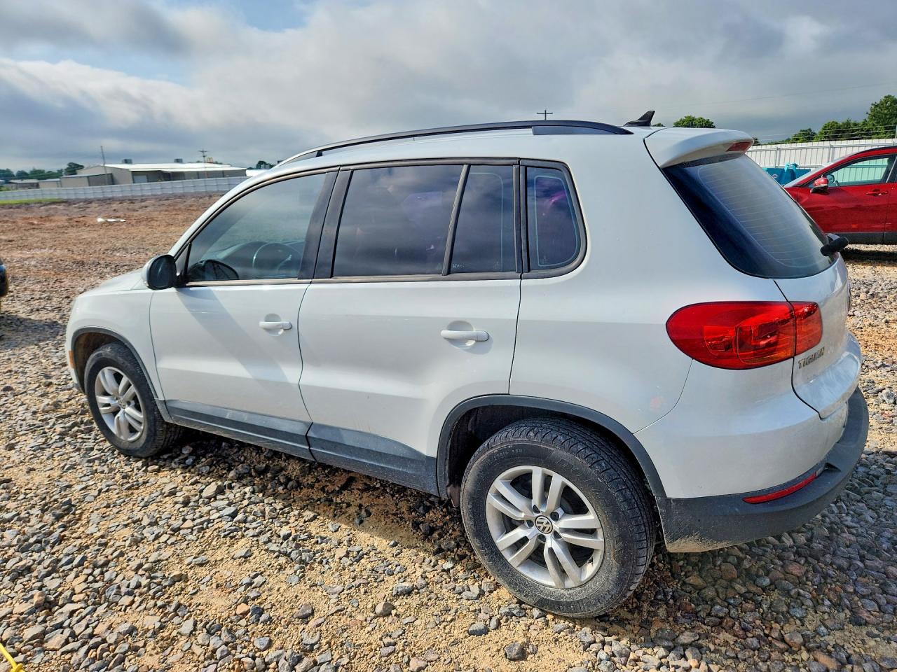 Volkswagen Tiguan S
