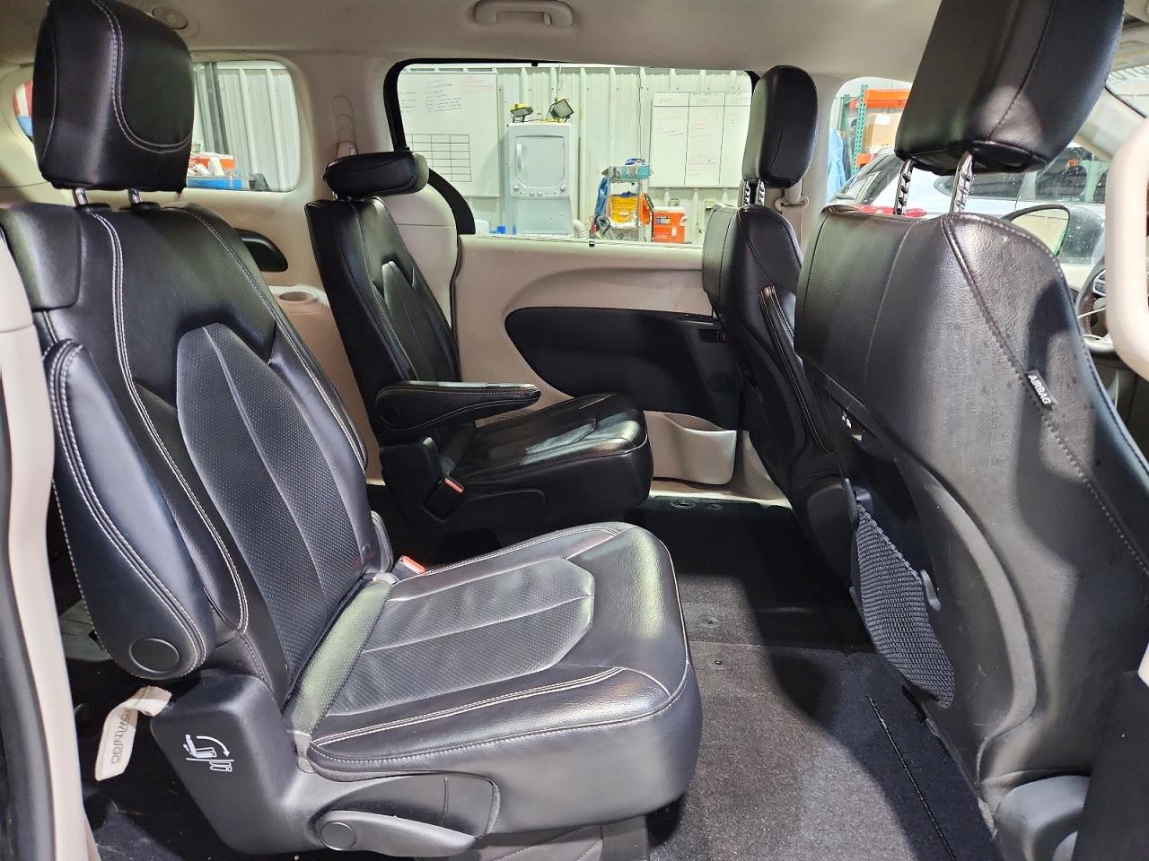 Chrysler Pacifica Touring L