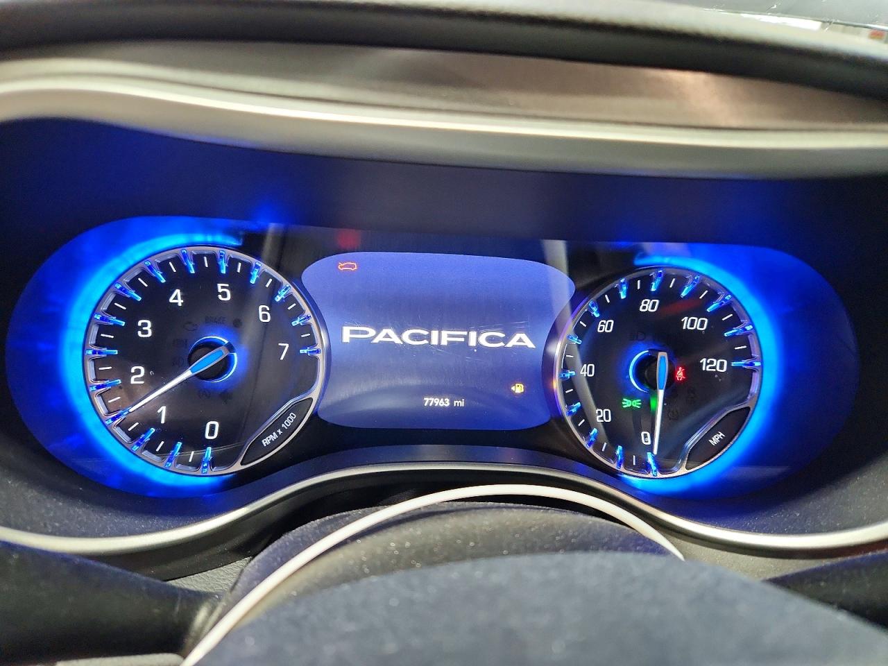 Chrysler Pacifica Touring L