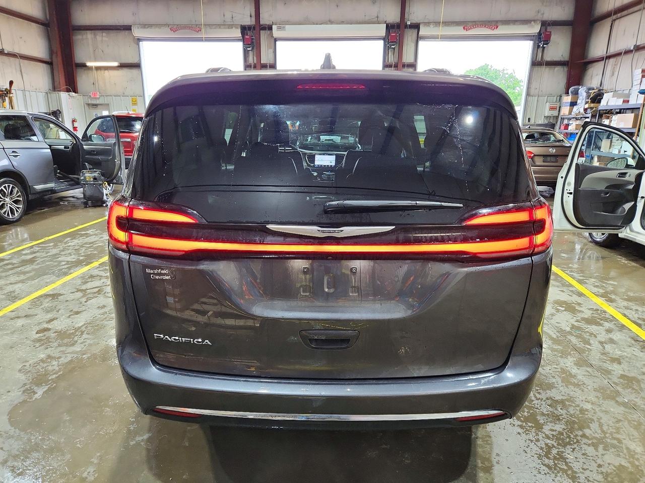 Chrysler Pacifica Touring L