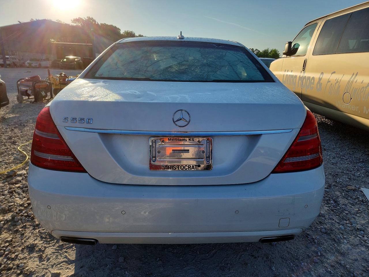 Mercedes-Benz S-Class 550