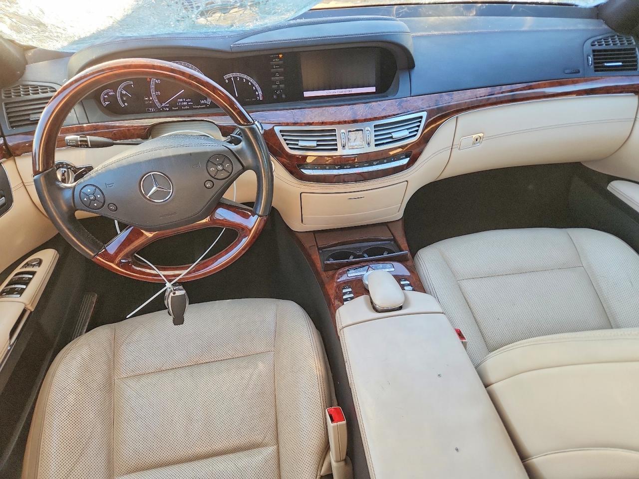 Mercedes-Benz S-Class 550