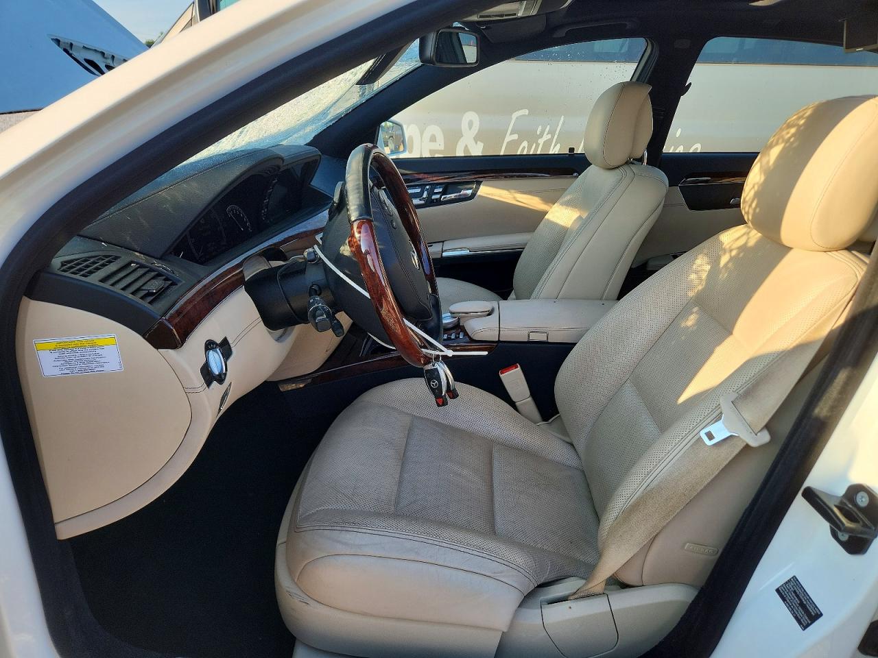 Mercedes-Benz S-Class 550