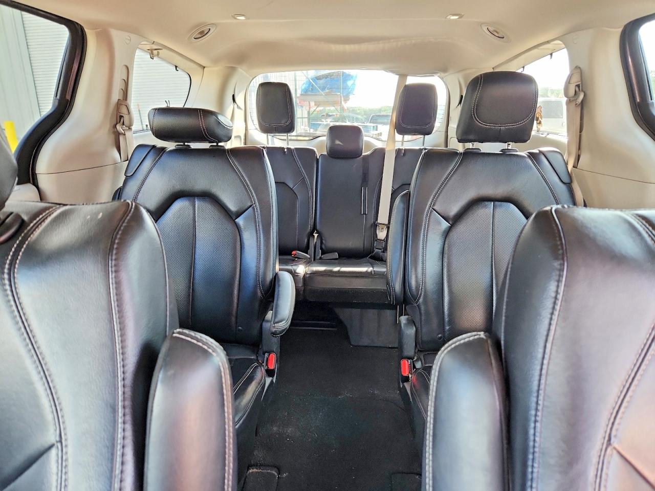 Chrysler Pacifica Touring L