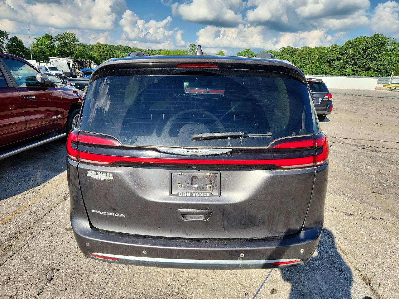 Chrysler Pacifica Touring L