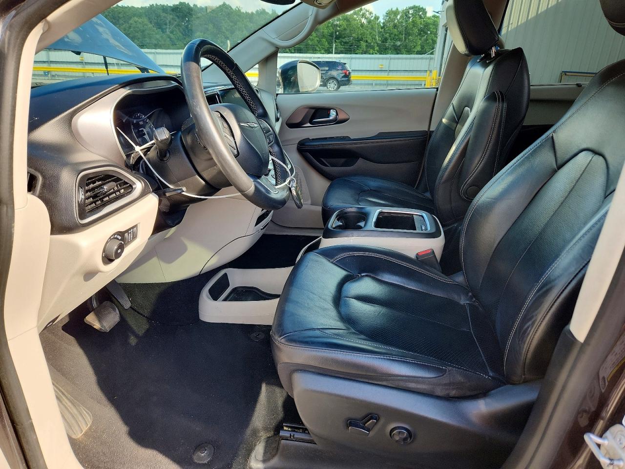 Chrysler Pacifica Touring L