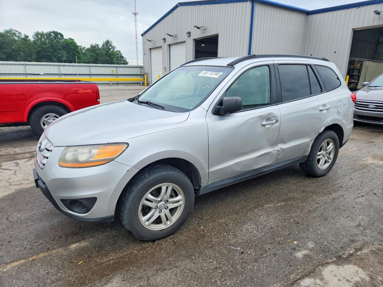 Salvage Hyundai SANTA FE Image