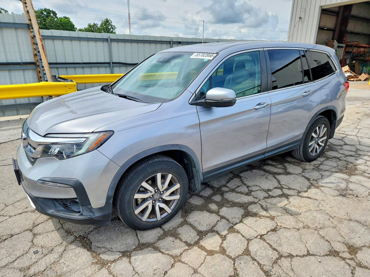 Salvage Honda Pilot Image