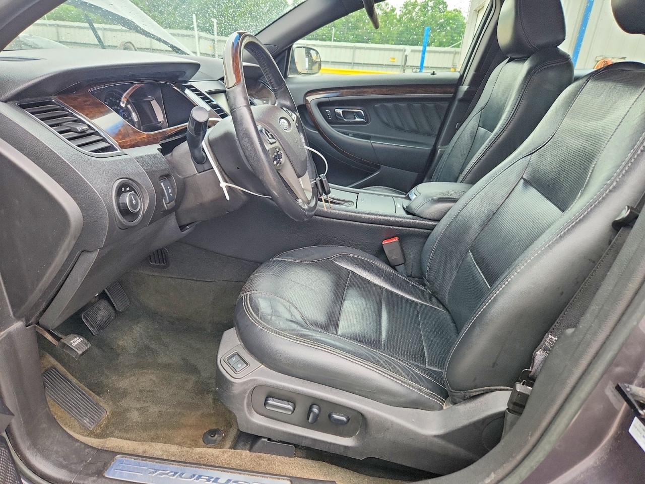 Ford Taurus Limited