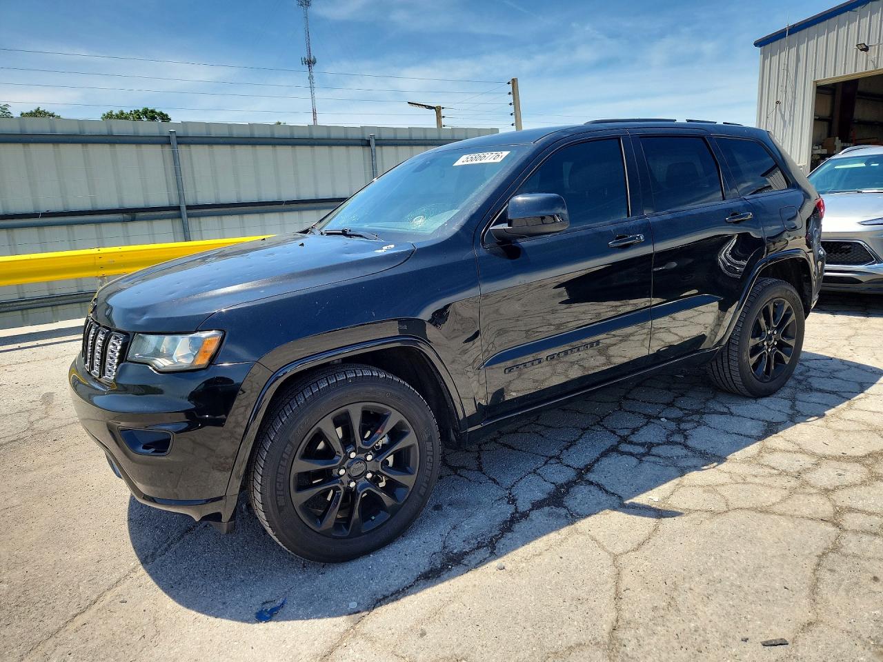 Salvage Jeep Cherokee Image