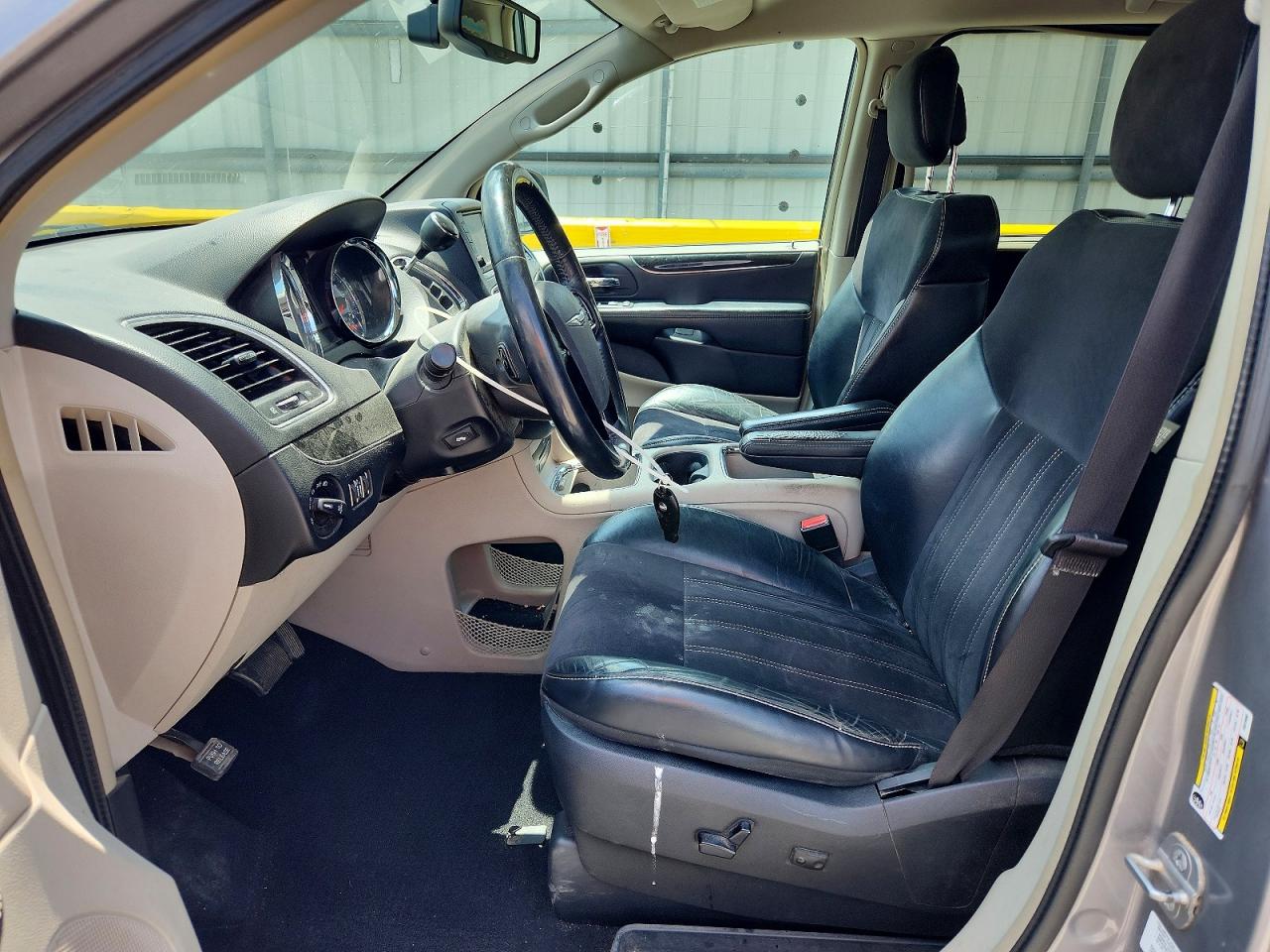 Chrysler Minivan Touring L