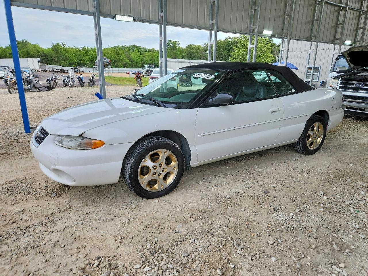 Salvage Chrysler Sebring Image