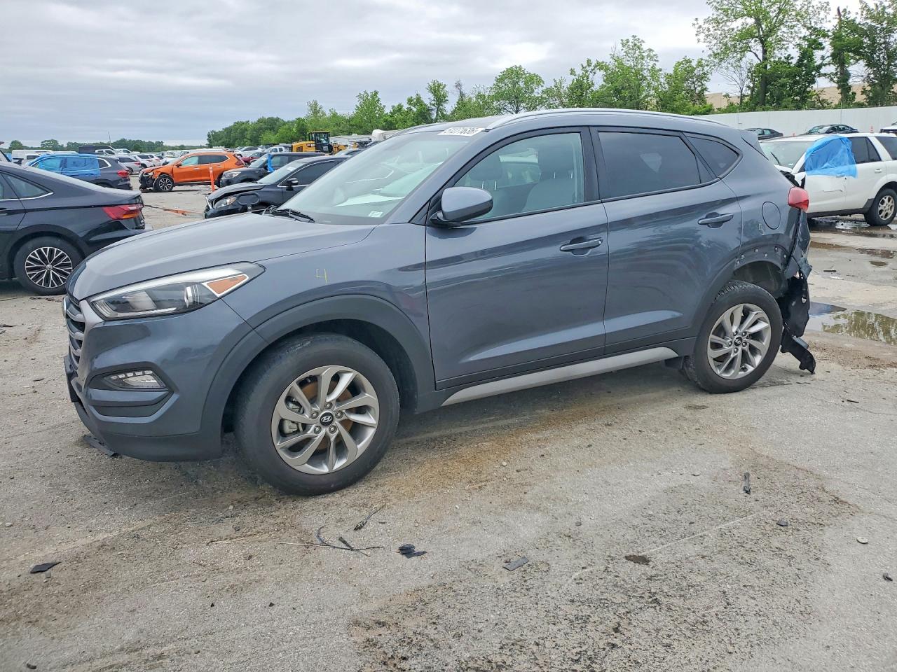 Salvage Hyundai TUCSON Image