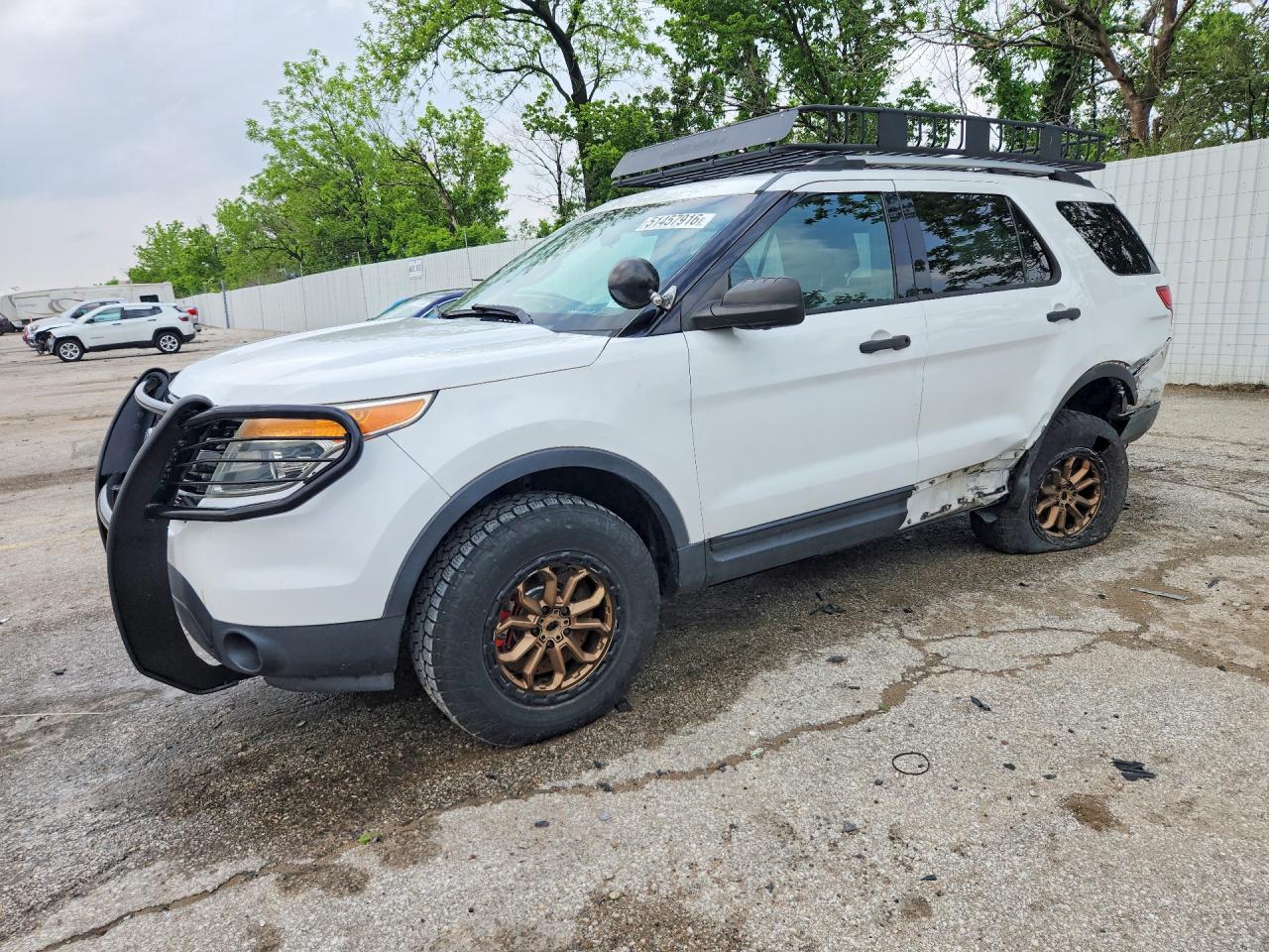 Salvage Ford Explorer Image