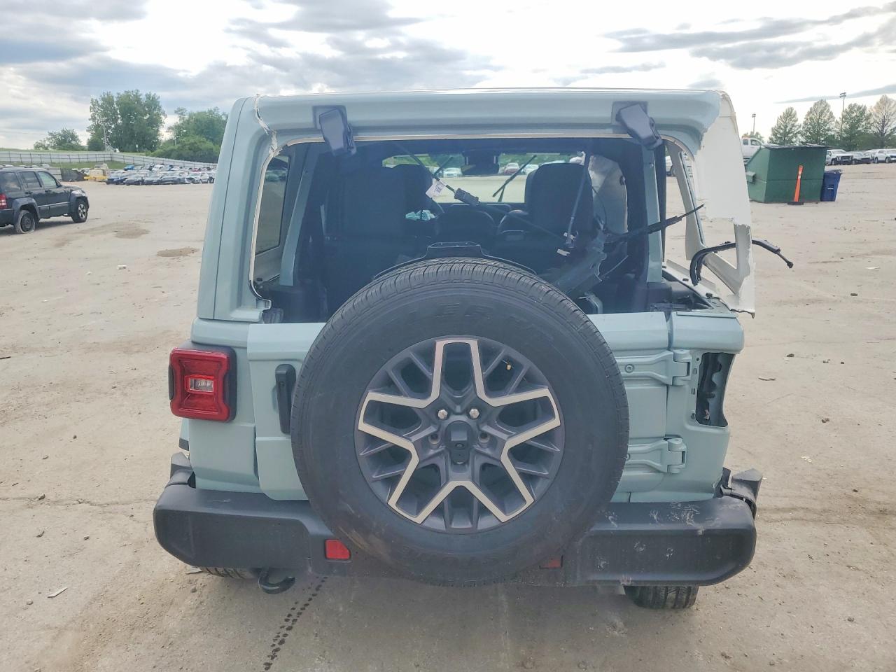 Jeep Wrangler Sahara