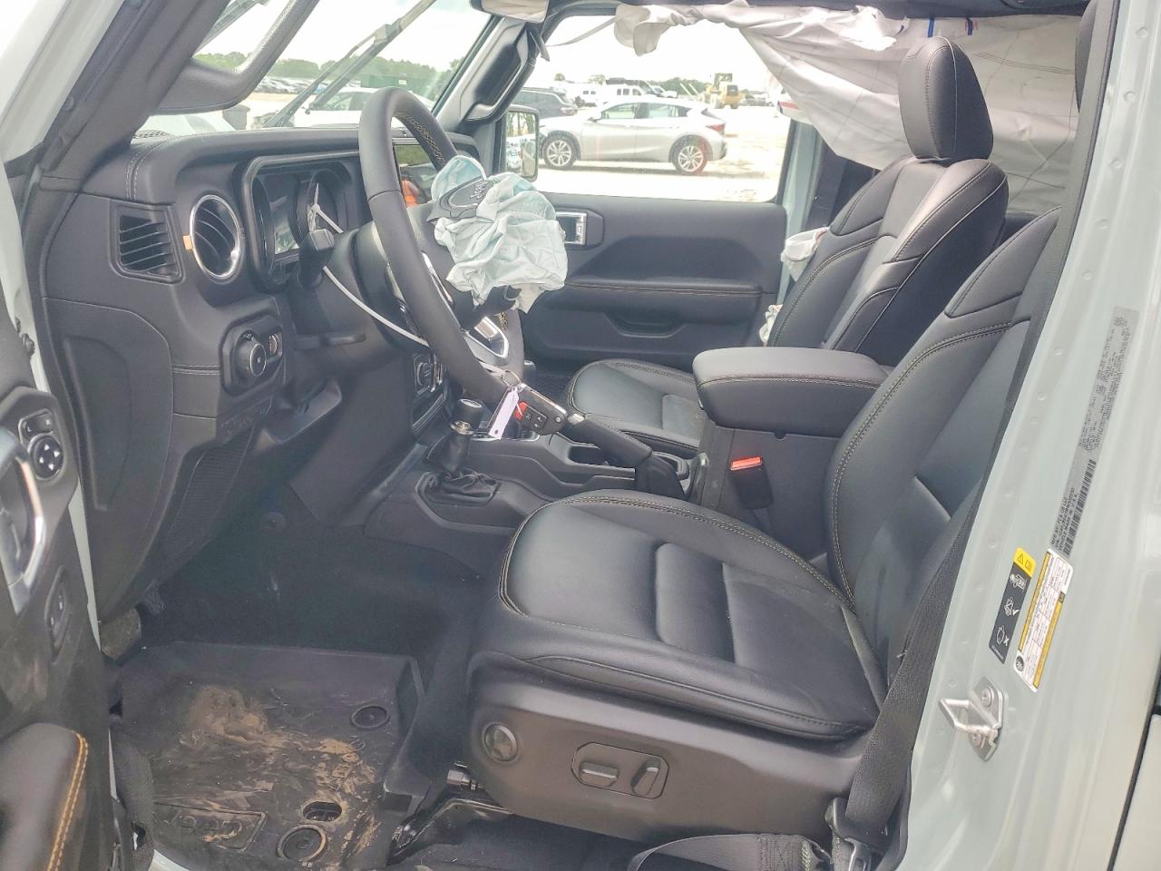 Jeep Wrangler Sahara