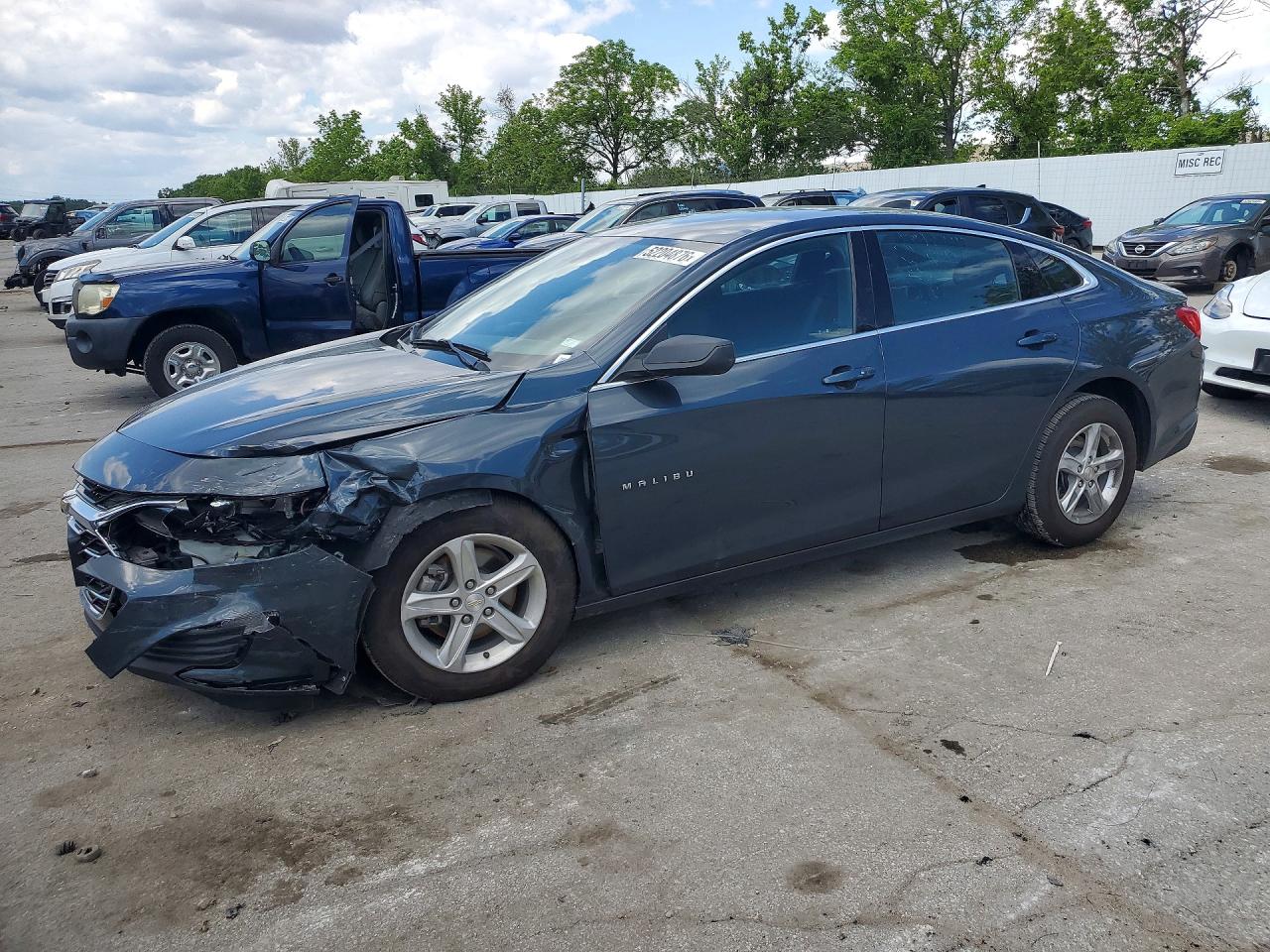 Salvage Chevrolet Malibu Image