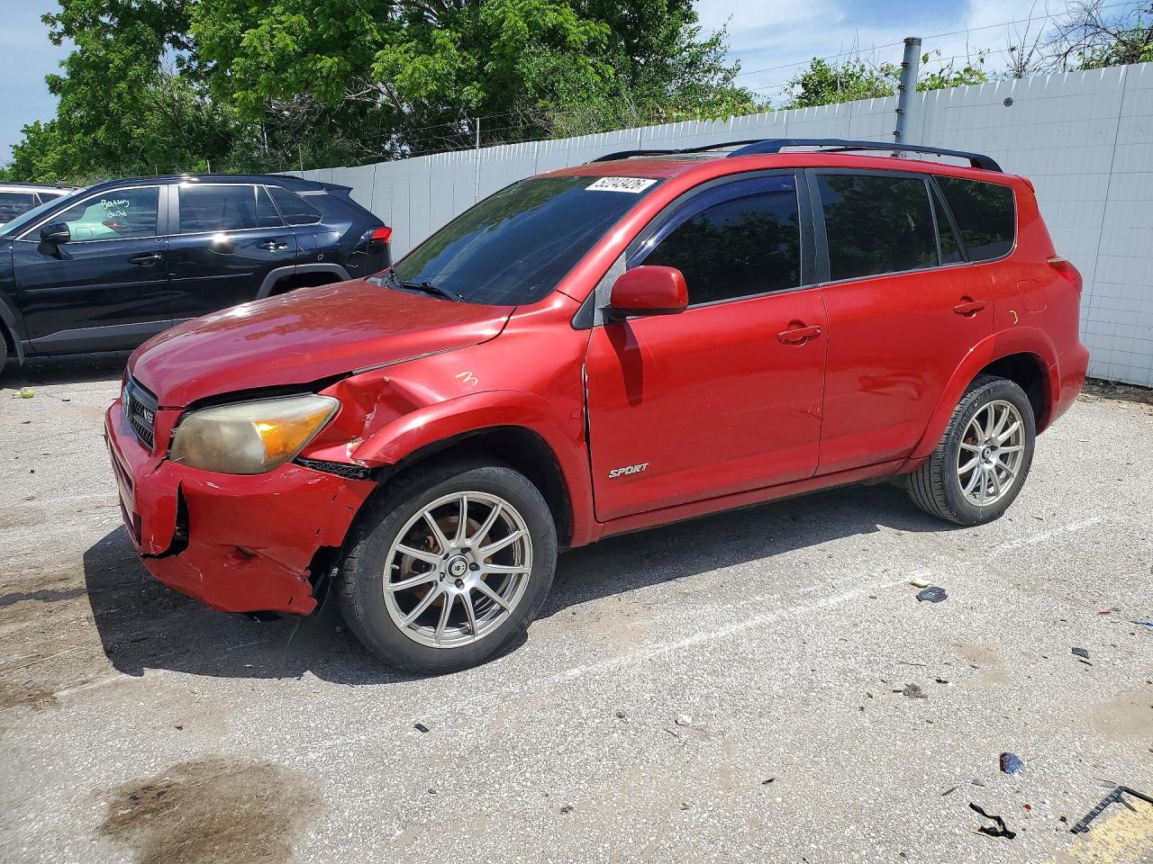 Salvage Toyota RAV4 Image
